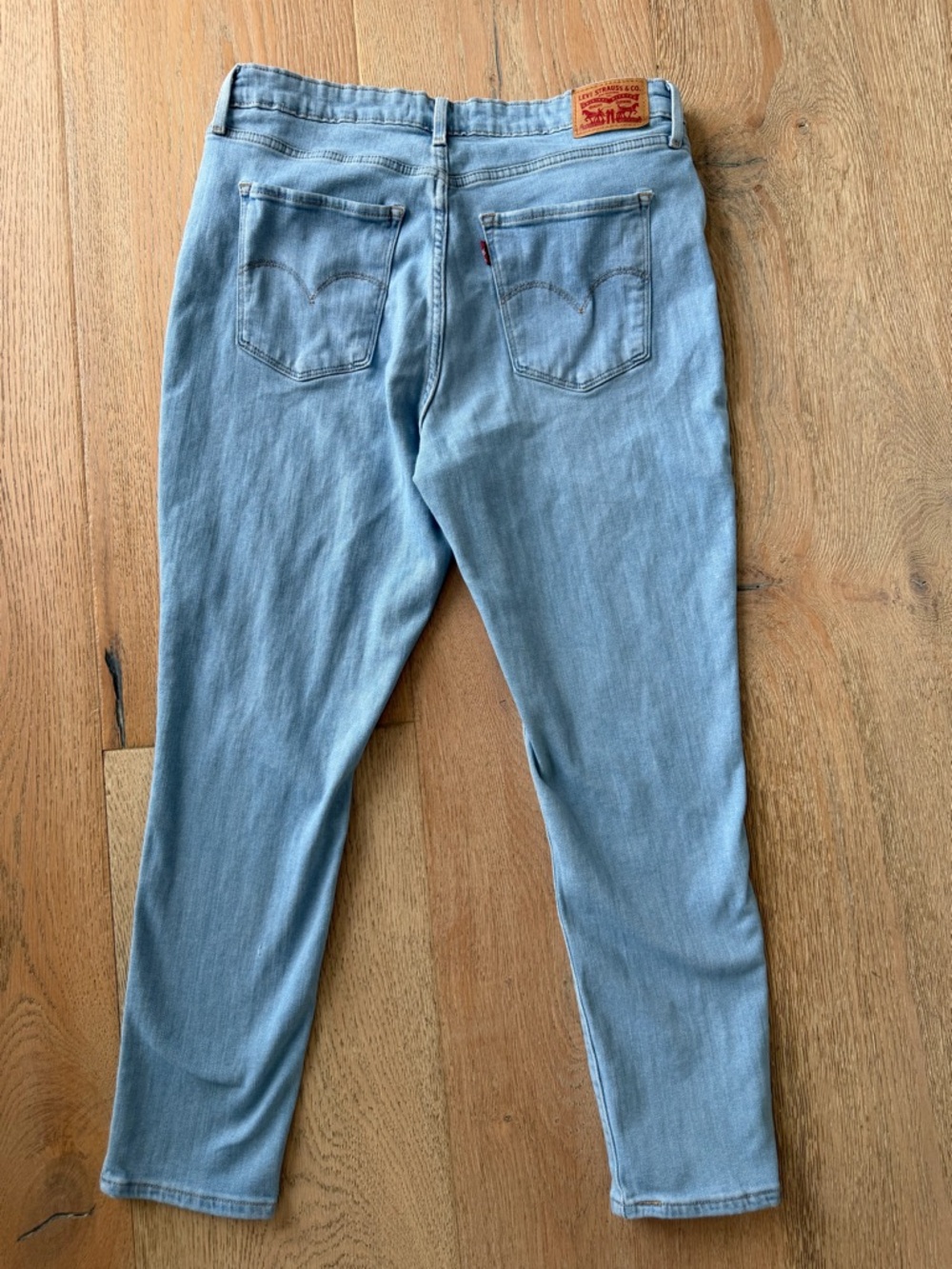 Levi's Women's Light Wash High-Rise Skinny Jeans